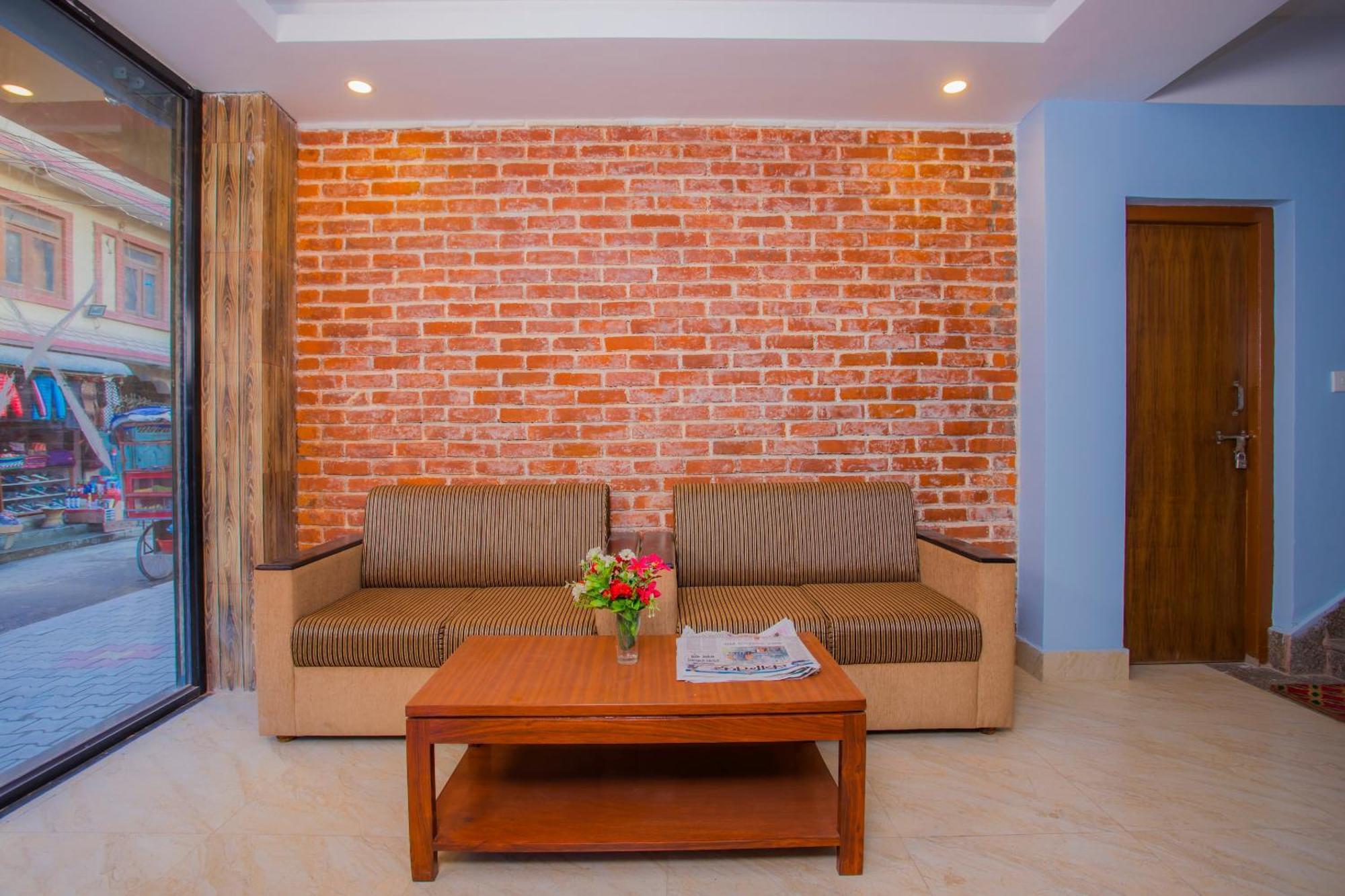 Oyo 273 Hotel Rara Palace Katmandu Dış mekan fotoğraf