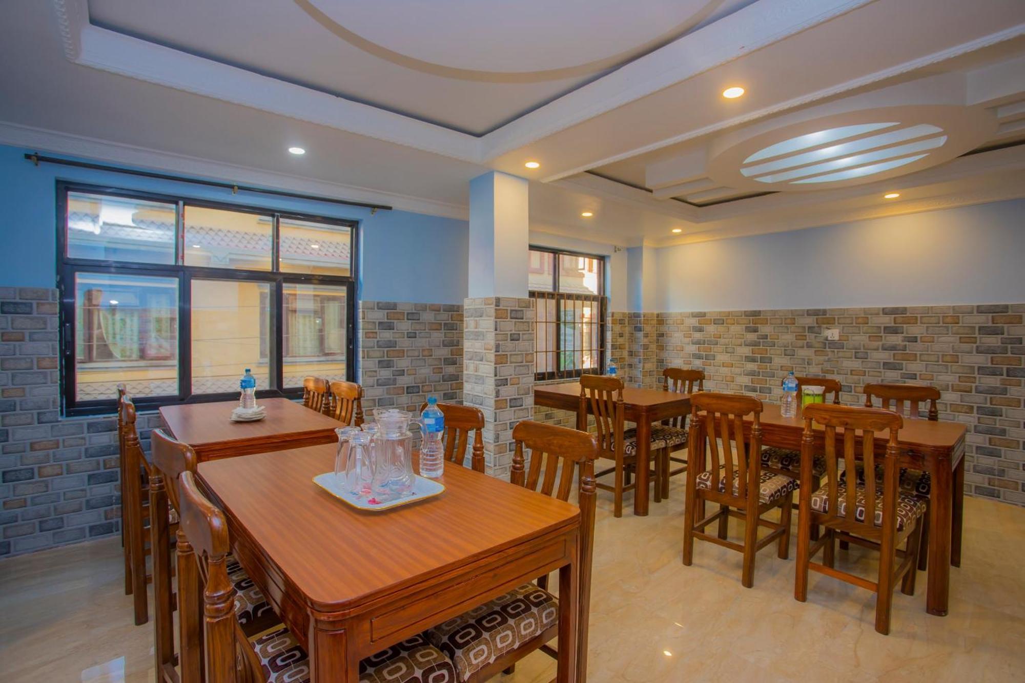 Oyo 273 Hotel Rara Palace Katmandu Dış mekan fotoğraf